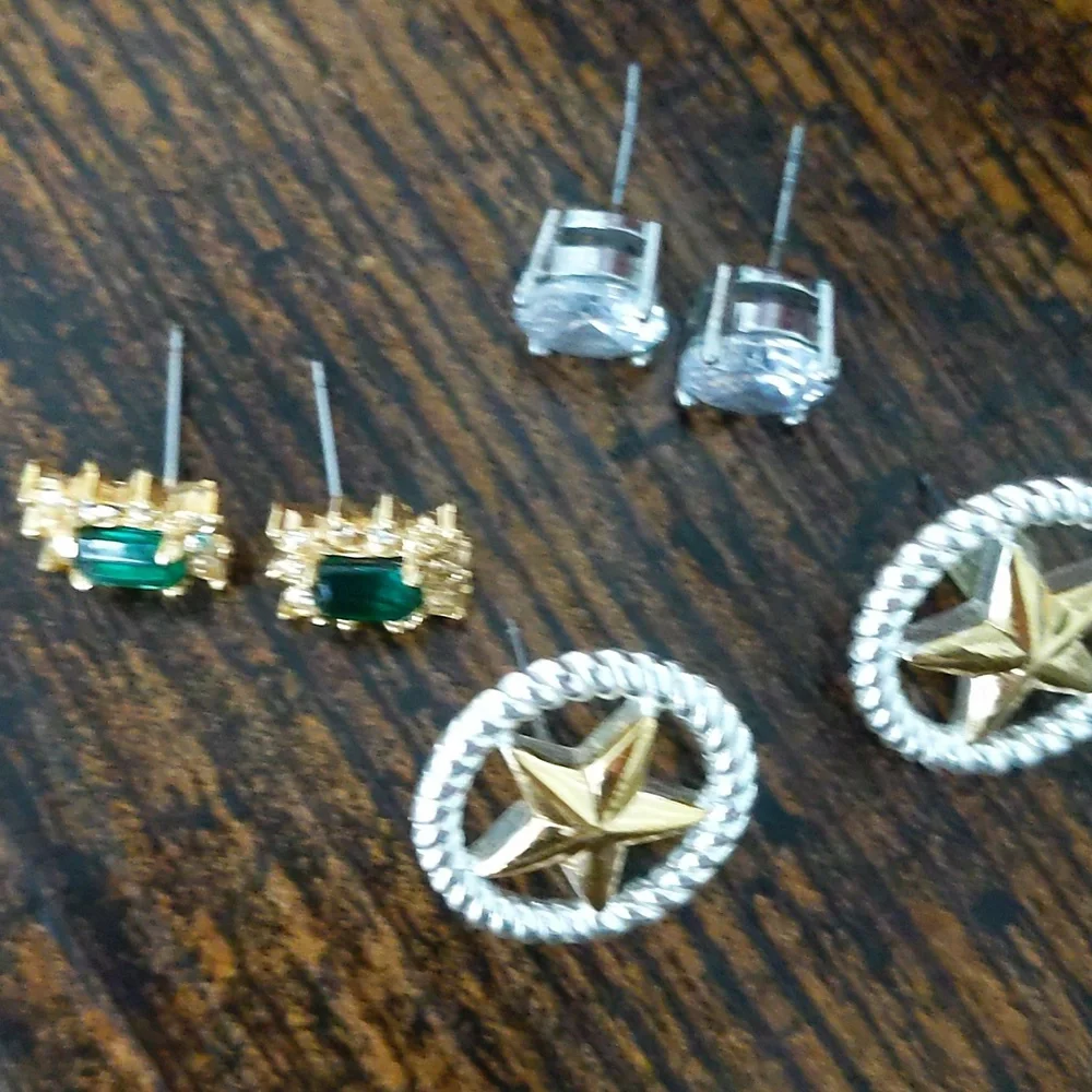 Earring bundle - Picture 2 of 4